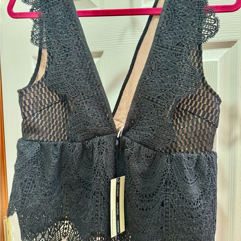 Topshop brand new black top. Super cute but too big for me 😊